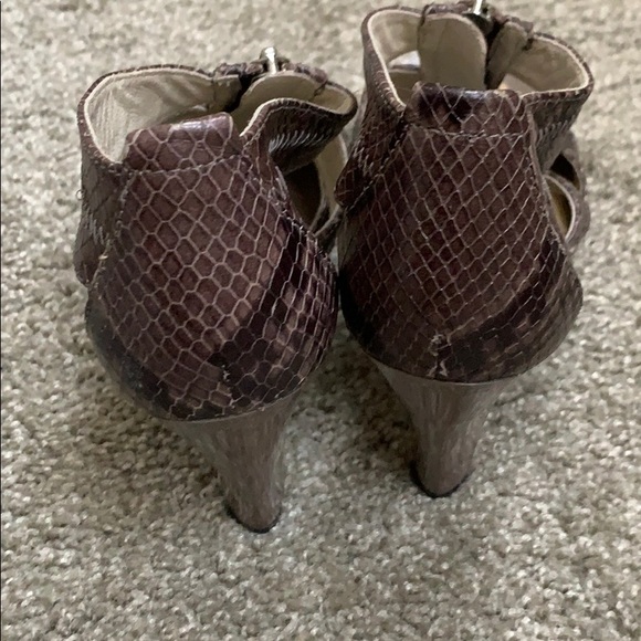 Michael Kors snake print heals - Picture 4 of 6
